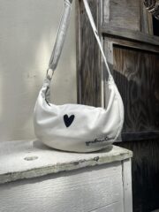 Hobo Bag Heart - White - Image 15